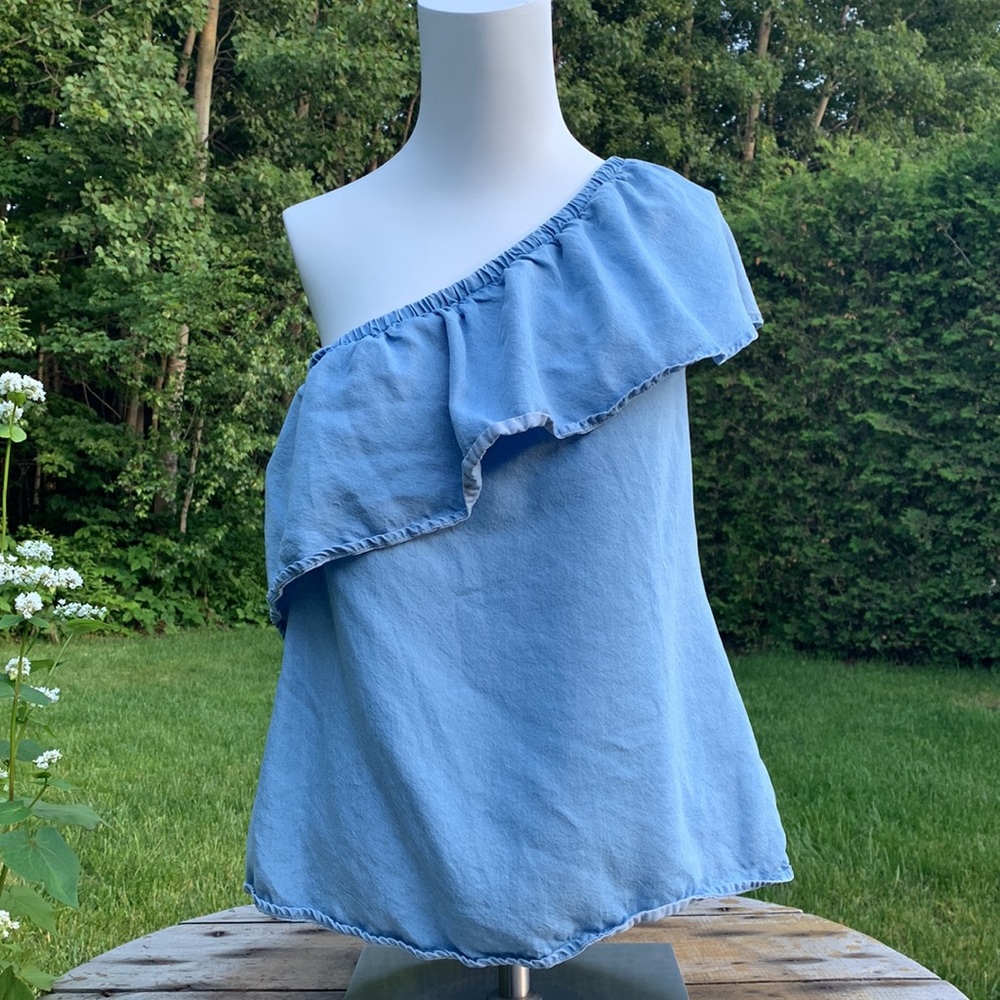 7 For All Mankind | One-Shoulder Ruffled Denim Top - Picture 2 of 6